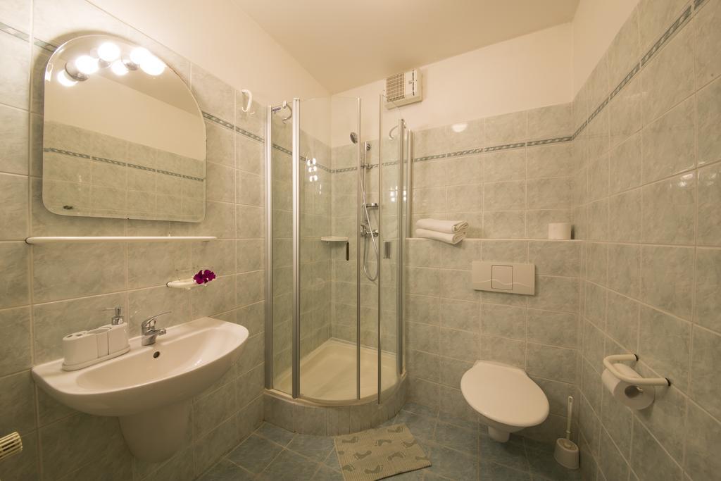 Pension & Restaurace Zeleny Mlyn Žacléř Δωμάτιο φωτογραφία